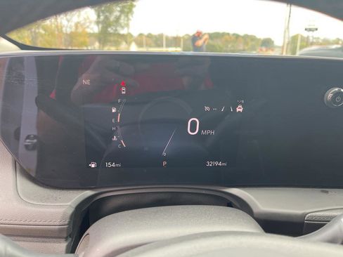 Used 2024 Buick Encore GX Sport Touring image 16