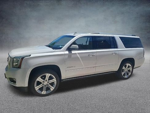 Used 2017 GMC Yukon XL Denali w/ Open Road Package AWD/4WD image 3