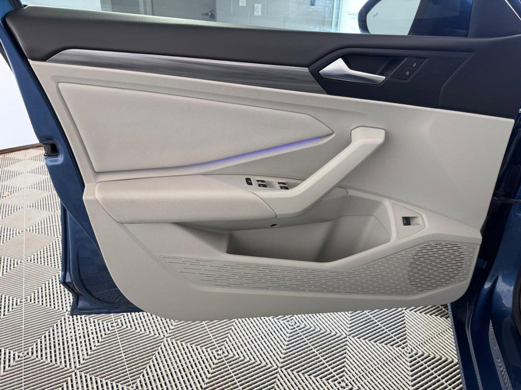 Used 2019 Volkswagen Jetta SEL FWD image 18