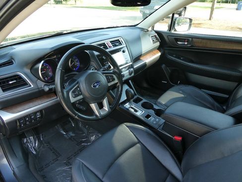 Used 2016 Subaru Outback 2.5i Limited AWD/4WD image 10