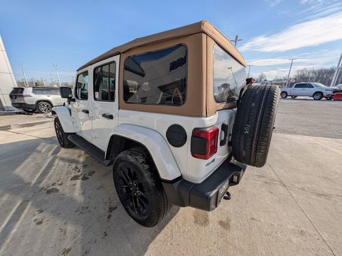 Used 2021 Jeep Wrangler Unlimited Sahara w/ Cold Weather Group image 6