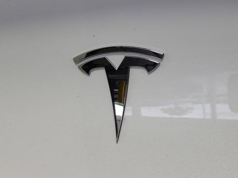 Used 2024 Tesla Model Y Performance AWD/4WD image 8