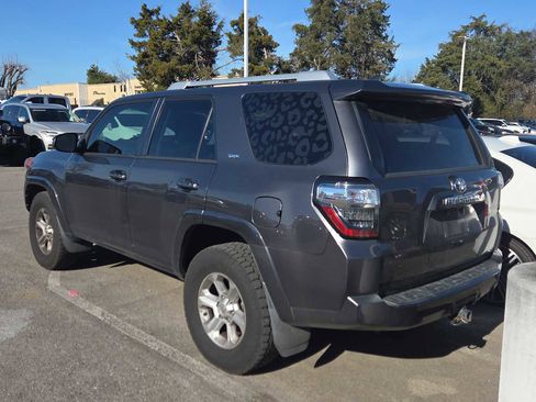 Used 2018 Toyota 4Runner SR5 image 5
