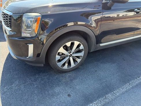 Used 2022 Kia Telluride S FWD image 2