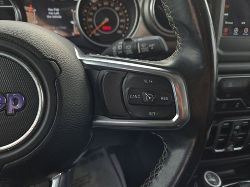Used 2020 Jeep Wrangler Unlimited Sahara AWD/4WD image 16