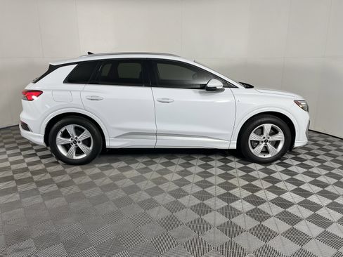 Certified 2024 Audi Q4 e-tron Prestige image 9