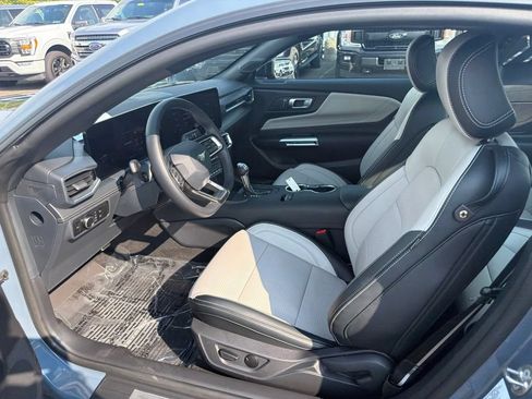 Used 2025 Ford Mustang Premium RWD image 11