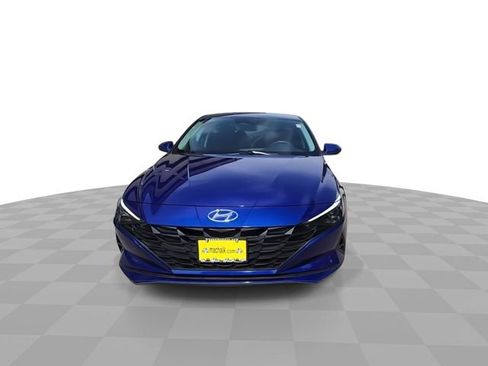 Used 2023 Hyundai Elantra SEL w/ Cargo Package FWD image 3