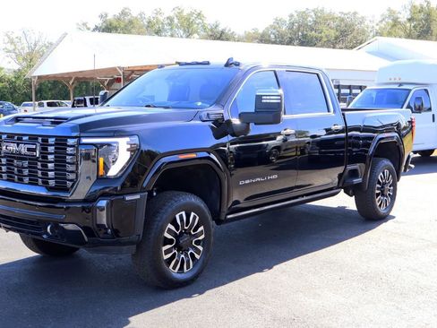 Used 2024 GMC Sierra 2500 Denali Ultimate image 4