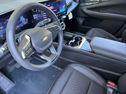 New 2025 Chevrolet Blazer EV LT image 10