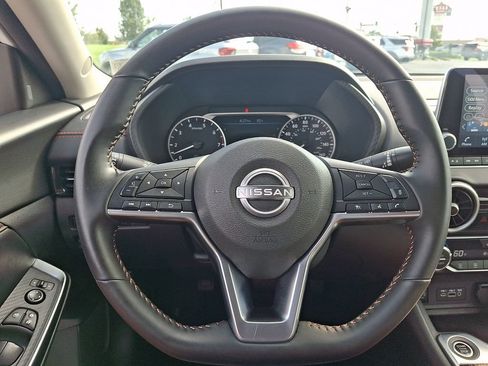 Used 2025 Nissan Sentra SR FWD image 18