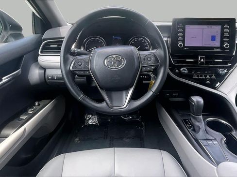Used 2023 Toyota Camry SE FWD image 6