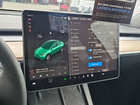 Used 2024 Tesla Model Y Long Range AWD/4WD image 31