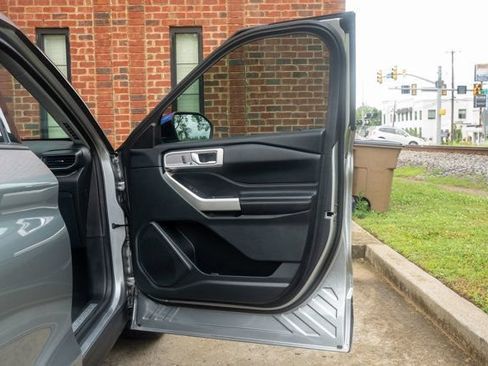 Used 2021 Ford Explorer Limited w/ Hybrid Equipment Group 310A AWD/4WD image 44