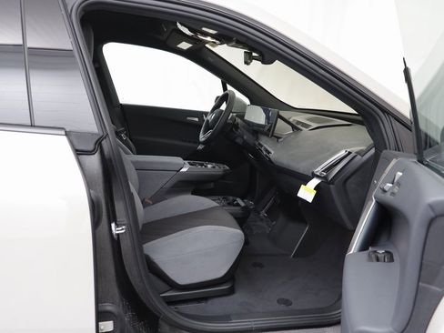 New 2026 BMW iX xDrive60 w/ M Sport Package image 21