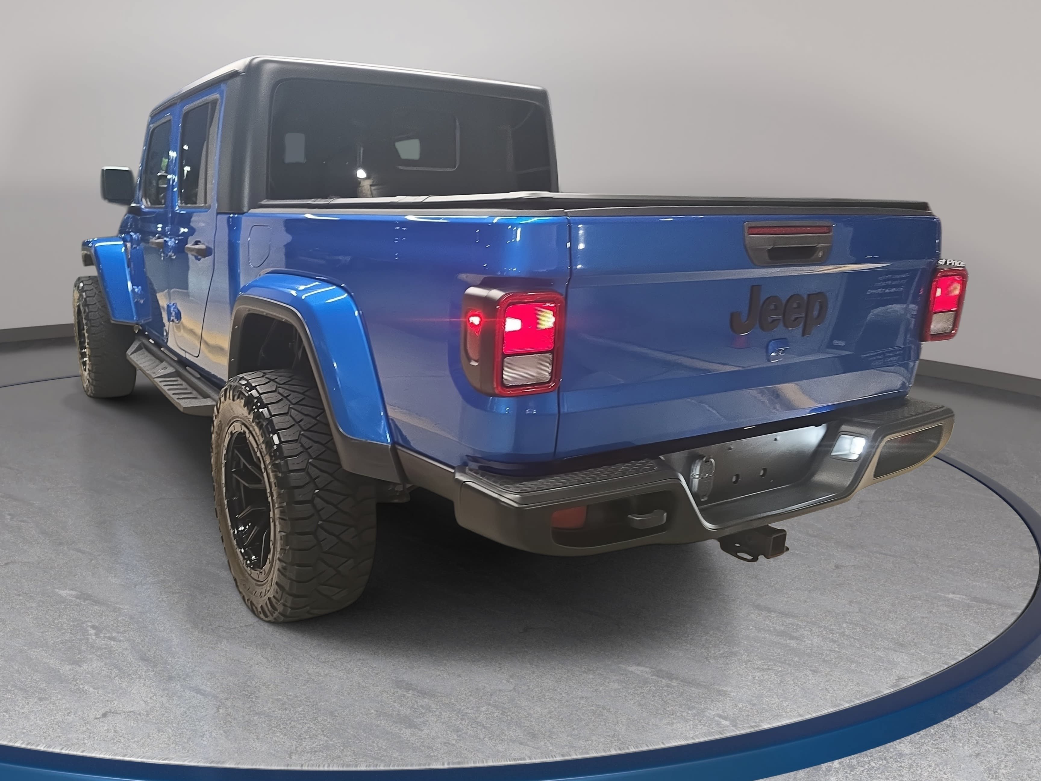 Used 2023 Jeep Gladiator Sport AWD/4WD image 7