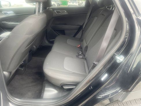Used 2025 Kia Sportage LX FWD image 24