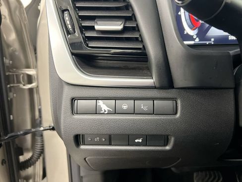 Used 2023 Nissan Rogue Platinum w/ Platinum Premium Package AWD/4WD image 19