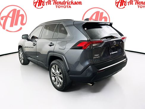 Used 2021 Toyota RAV4 XLE Premium FWD image 5