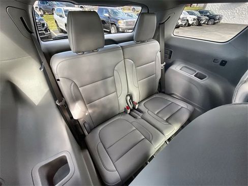 Certified 2021 GMC Acadia SLT w/ Preferred Package image 27