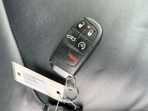 Used 2023 Chrysler 300 Touring L AWD/4WD image 32