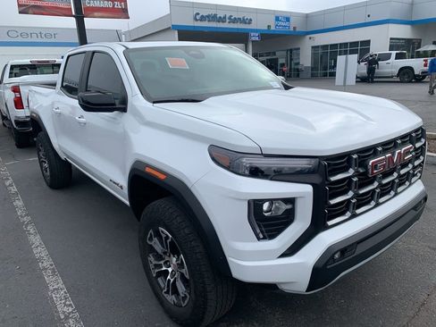 Used 2023 GMC Canyon AT4 image 5