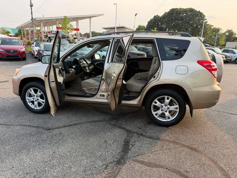 Used 2012 Toyota RAV4 4WD w/ Upgrade Value Pkg image 11