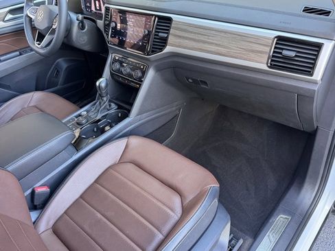 Used 2021 Volkswagen Atlas SEL Premium image 8