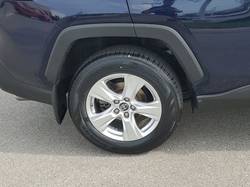 Used 2019 Toyota RAV4 XLE w/ Convenience Package image 5