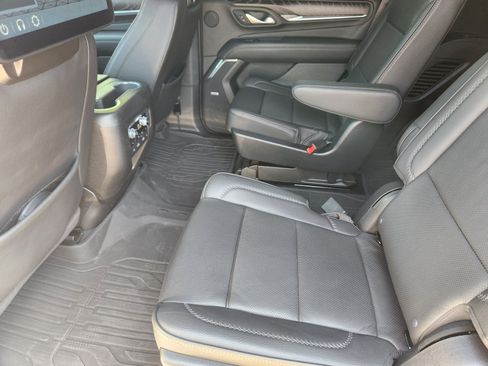 Used 2023 GMC Yukon Denali w/ Advanced Technology Package AWD/4WD image 13