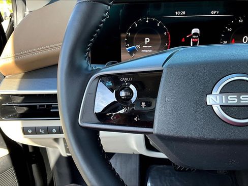 Used 2025 Nissan Murano Platinum w/ Cargo Package image 11