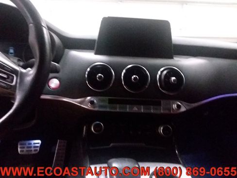 Used 2019 Kia Stinger GT2 image 11