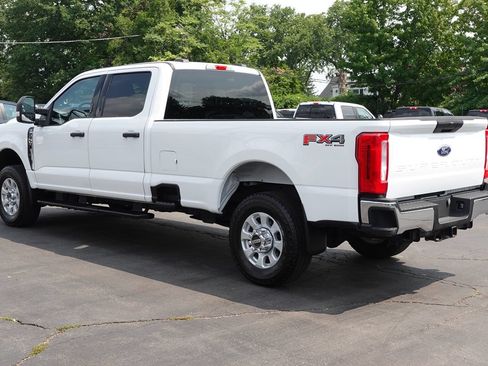 Used 2024 Ford F350 XLT w/ FX4 Off-Road Package AWD/4WD image 2