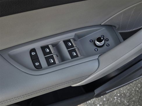 Used 2021 Audi Q5 2.0T Premium Plus w/ Premium Plus Package image 11