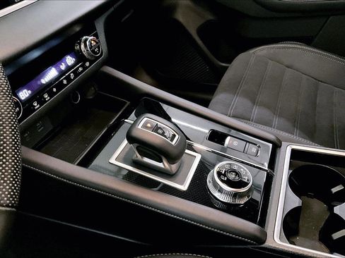 Used 2023 Mitsubishi Outlander SE Black Edition image 16