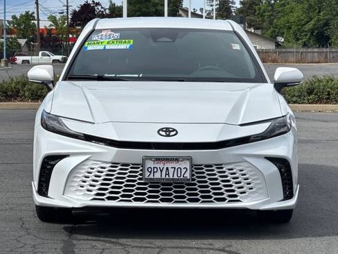 Used 2025 Toyota Camry XSE FWD image 6