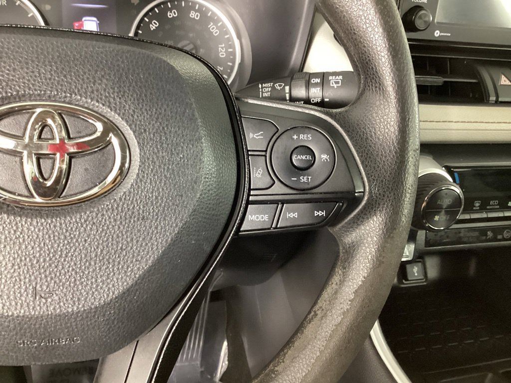 Used 2021 Toyota RAV4 XLE AWD/4WD image 15