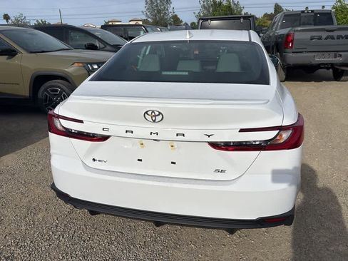 Used 2026 Toyota Camry SE image 4