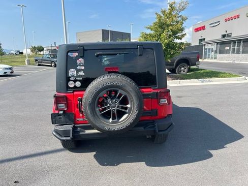 Used 2018 Jeep Wrangler Sport AWD/4WD image 4