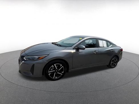 Used 2025 Nissan Sentra SV FWD image 8