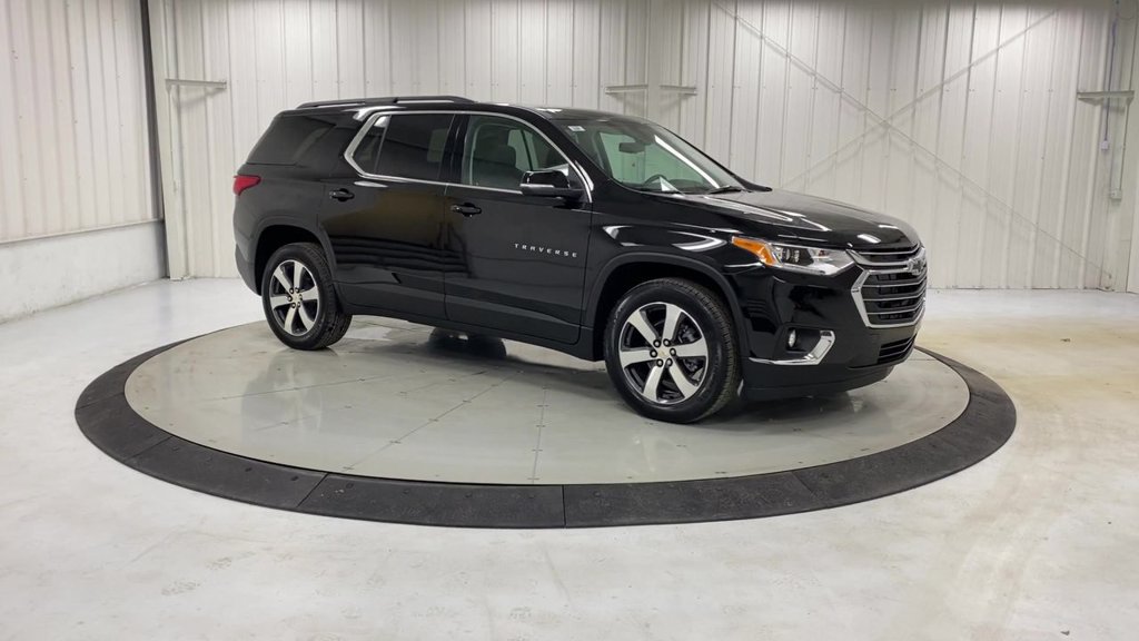Used 2021 Chevrolet Traverse LT w/ LT Premium Package AWD/4WD image 2