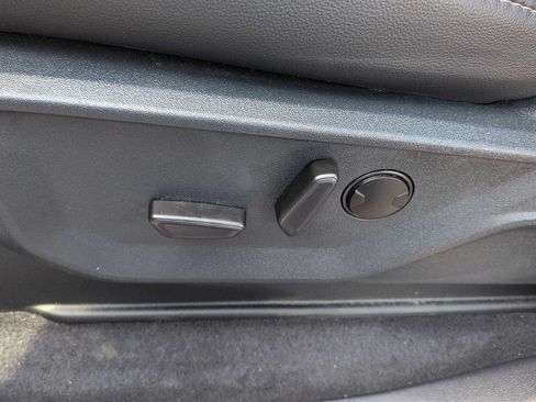 Used 2025 Ford F150 Lariat AWD/4WD image 15