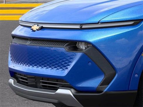New 2025 Chevrolet Equinox EV LT FWD image 13