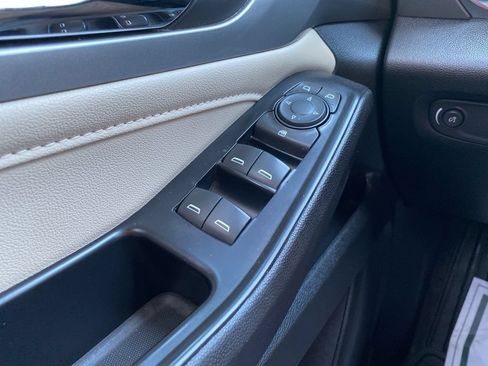 Used 2023 Chevrolet Traverse LS FWD image 27