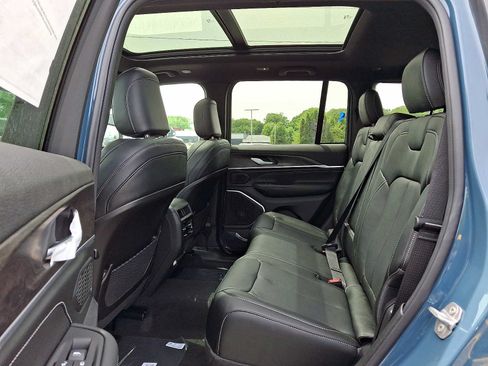 New 2026 Jeep Grand Cherokee Limited AWD/4WD image 6