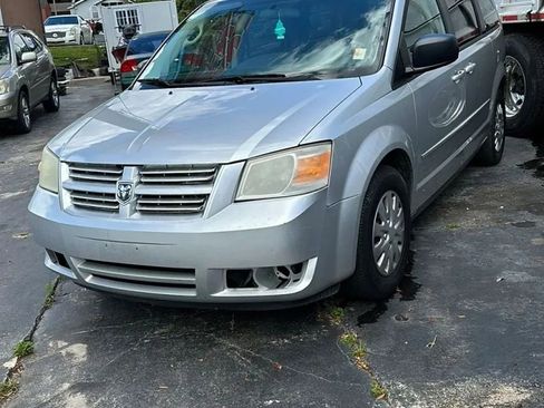 Used 2010 Dodge Grand Caravan SE FWD image 1
