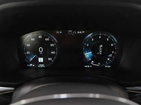 Used 2018 Volvo XC60 T6 R-Design w/ Convenience Package image 28