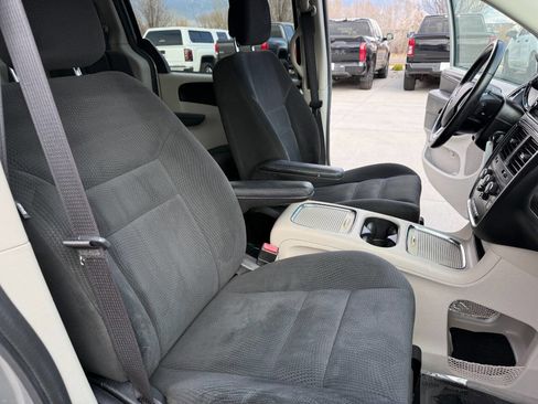 Used 2016 Dodge Grand Caravan SXT w/ Rear Park Assist Package image 27