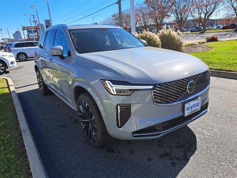 New 2026 Volvo XC90 T8 Plus image 2