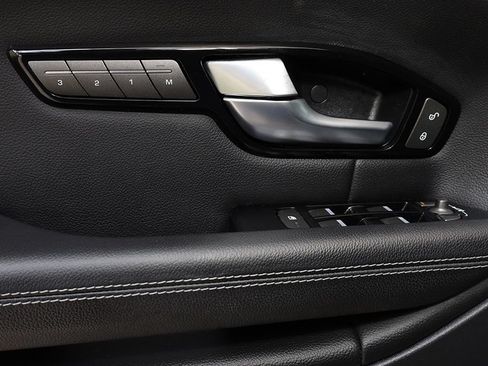 Used 2018 Land Rover Range Rover Evoque SE Premium AWD/4WD image 27